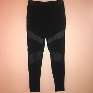 Size XS Material Girl Leggings w Pleather Panels